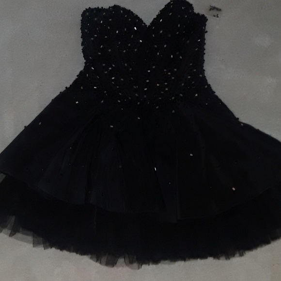 Dresses & Skirts - Black sequence dress